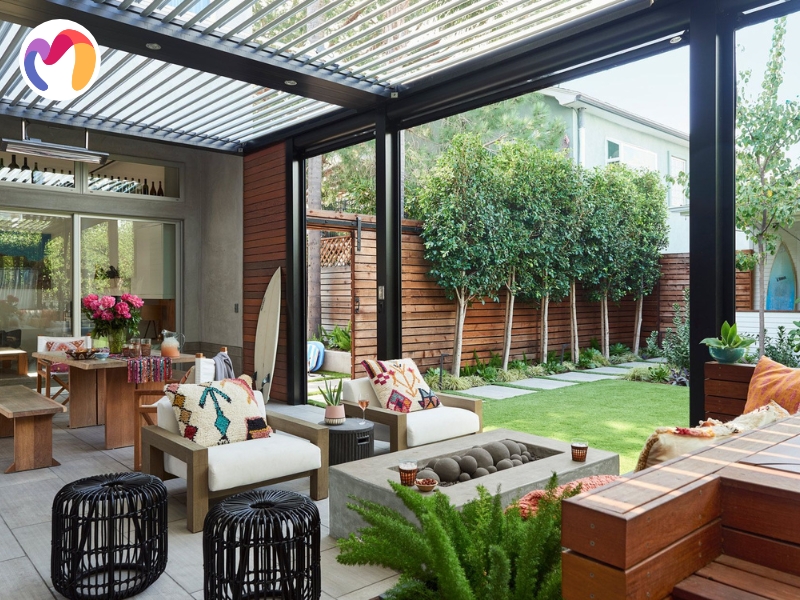 Seamless indoor-outdoor living brings a natural flow between your home’s interior and exterior